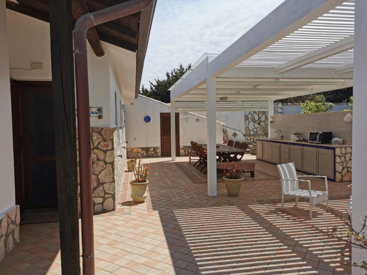 Villa Hibiscus Кастелламмаре-дель-Голфо Экстерьер фото