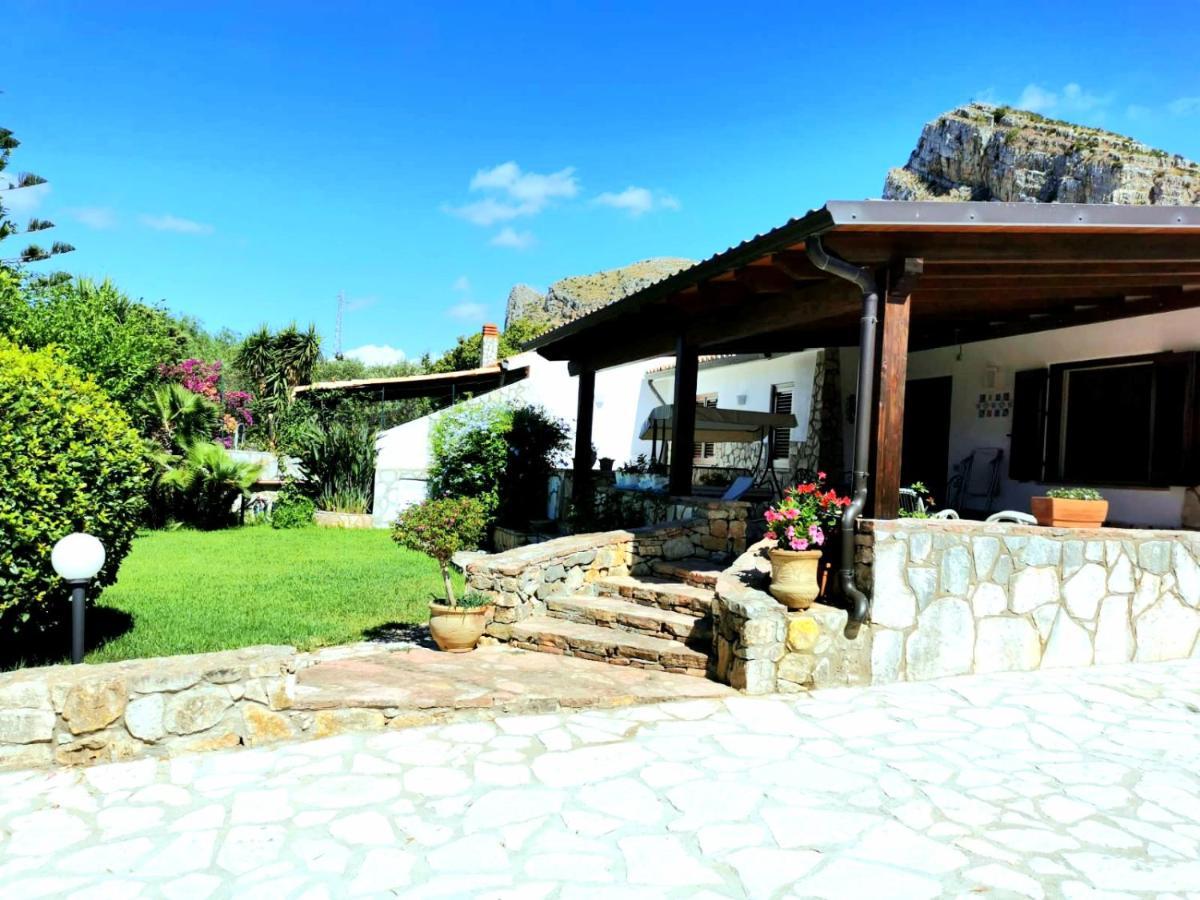 Villa Hibiscus Кастелламмаре-дель-Голфо Экстерьер фото