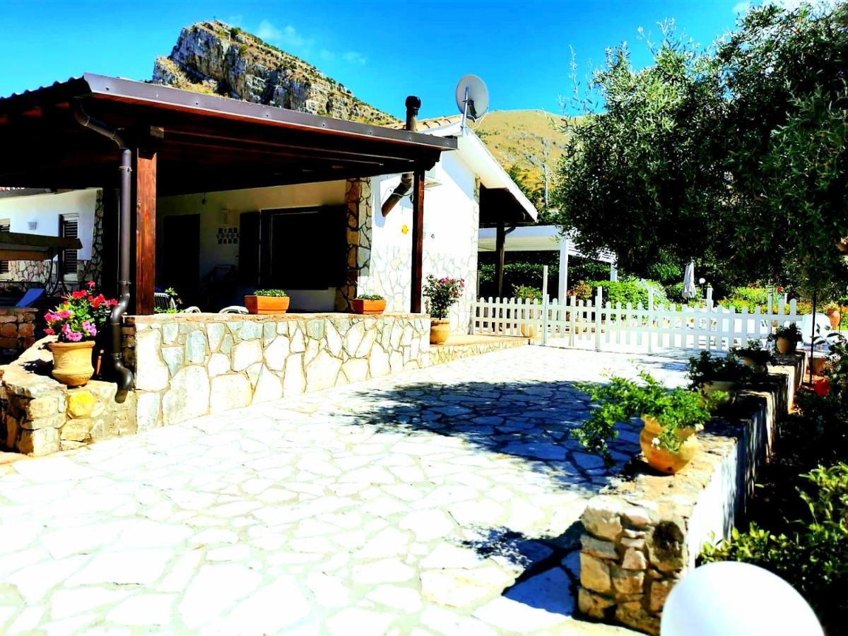 Villa Hibiscus Кастелламмаре-дель-Голфо Экстерьер фото